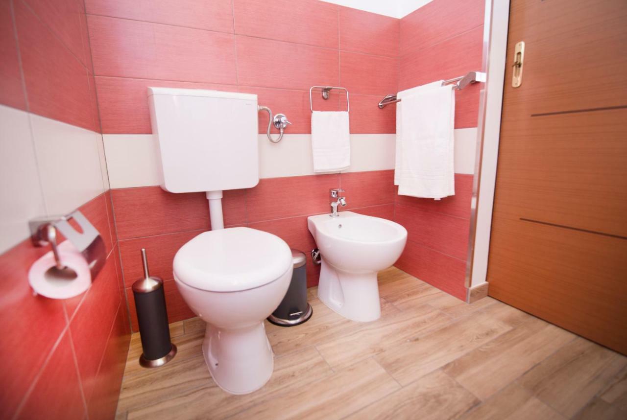 Casa Daniela Apartment โนโต ภายนอก รูปภาพ